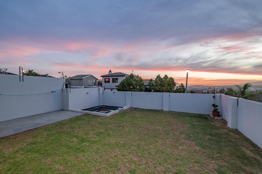 4 Bedroom Property for Sale in Protea Heights Western Cape